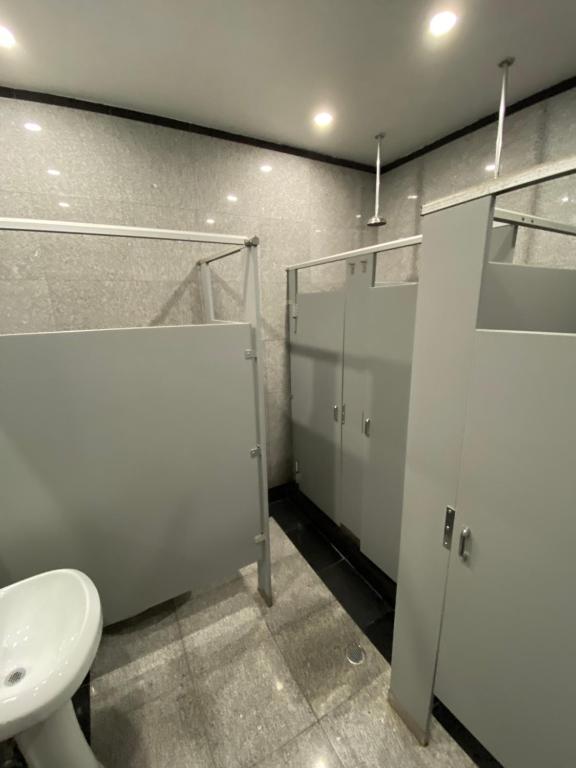 Apartment With Shared Bathroom