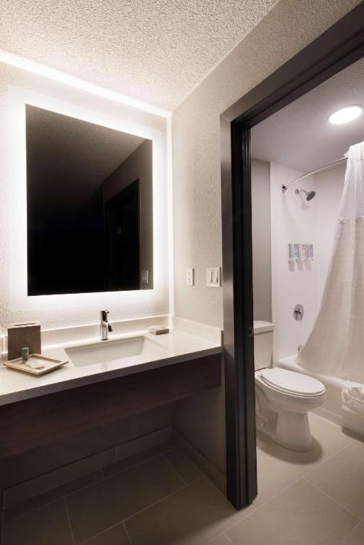 Queen Room with Two Queen Beds – Pet-FriendlyNon-Smoking