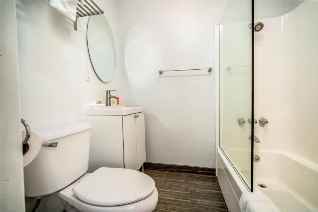 Economy Studio  with Partial Ocean View