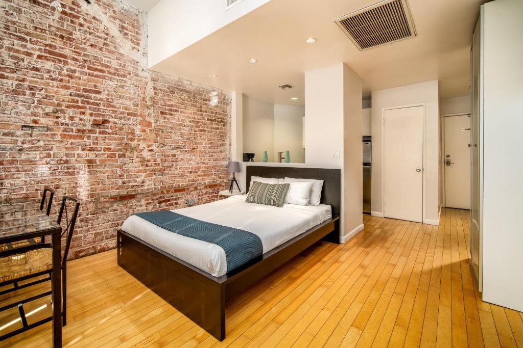 Large Oceanfront Studio