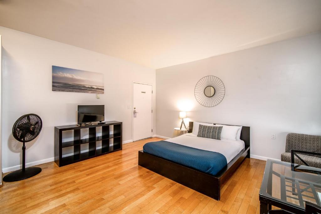 Studio with Partial Ocean View