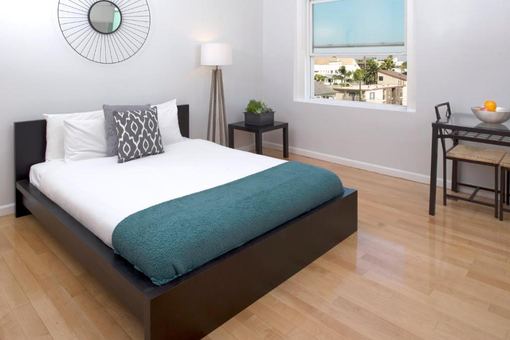 Studio with Partial Ocean View