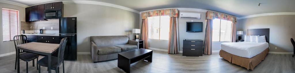 Extended Stay Parlor Queen