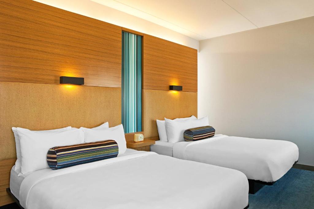 Aloft Guest room 2 Queen