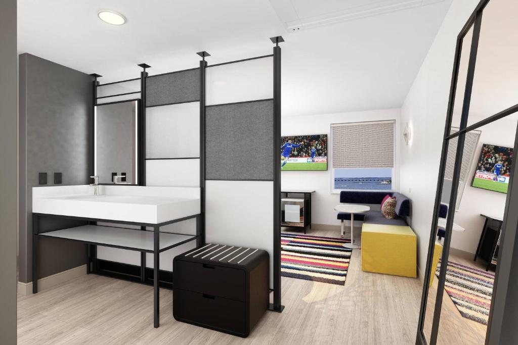 Queen Room with Two Queen Beds and City View