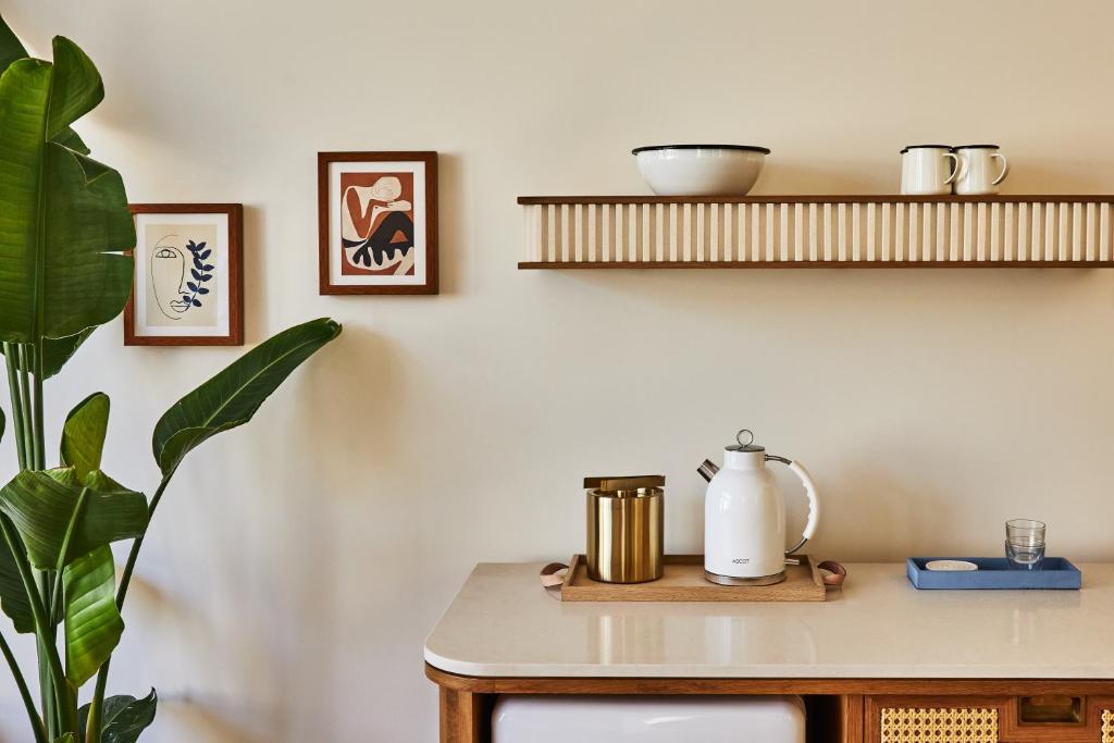 King Studio with Sofa Bed