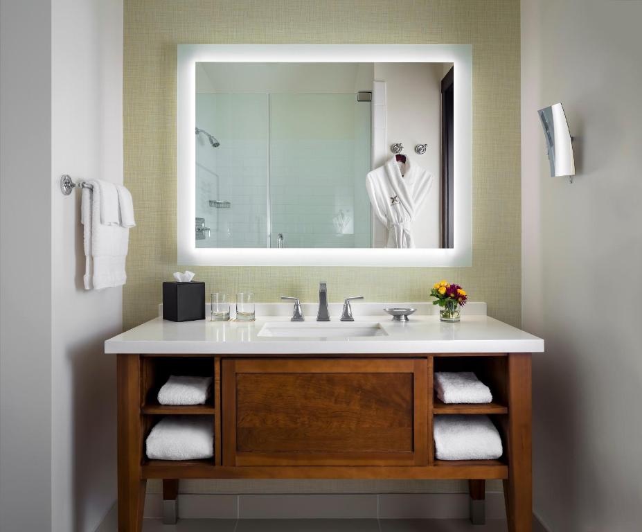 Premier Queen Room with Two Queen Beds