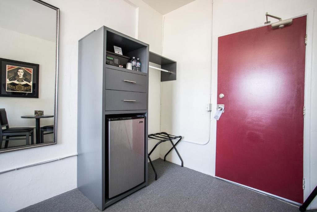 One-Bedroom Suite with Shared Bath