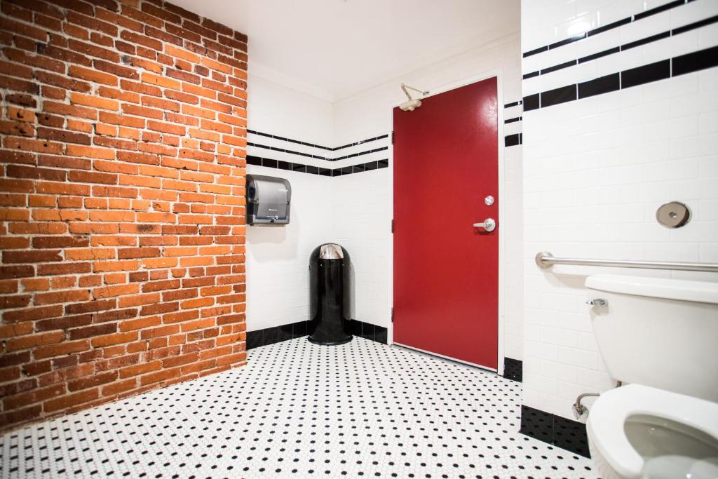 One-Bedroom Suite with Shared Bath