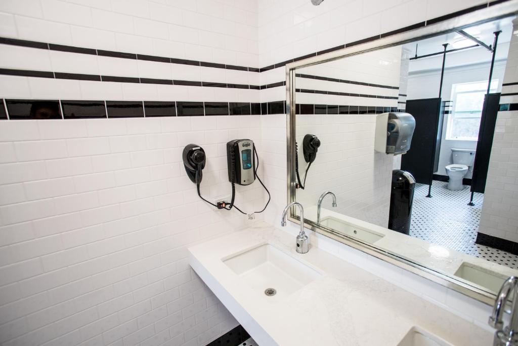 One-Bedroom Suite with Shared Bath