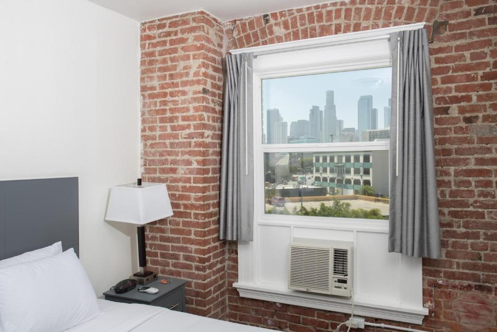 One-Bedroom Suite with Shared Bath