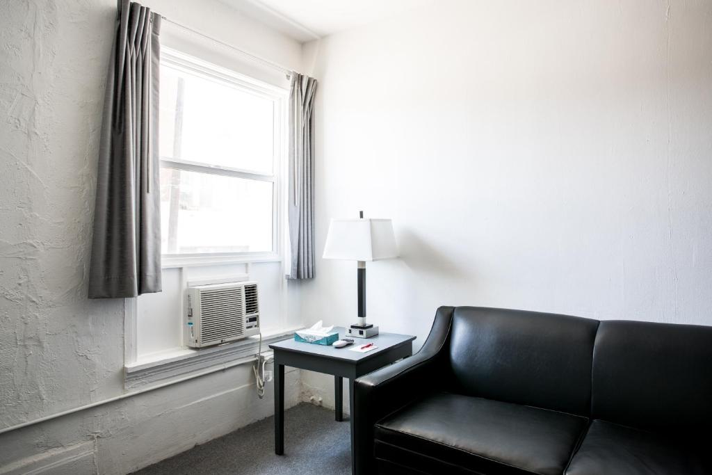 One-Bedroom Suite with Shared Bath