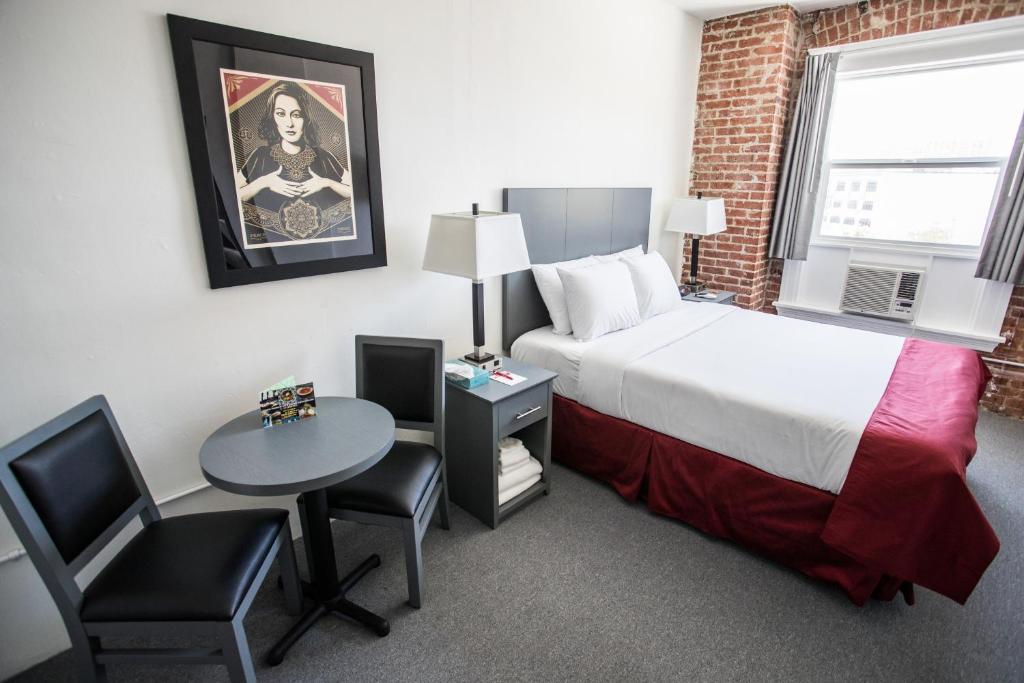 One-Bedroom Suite with Shared Bath