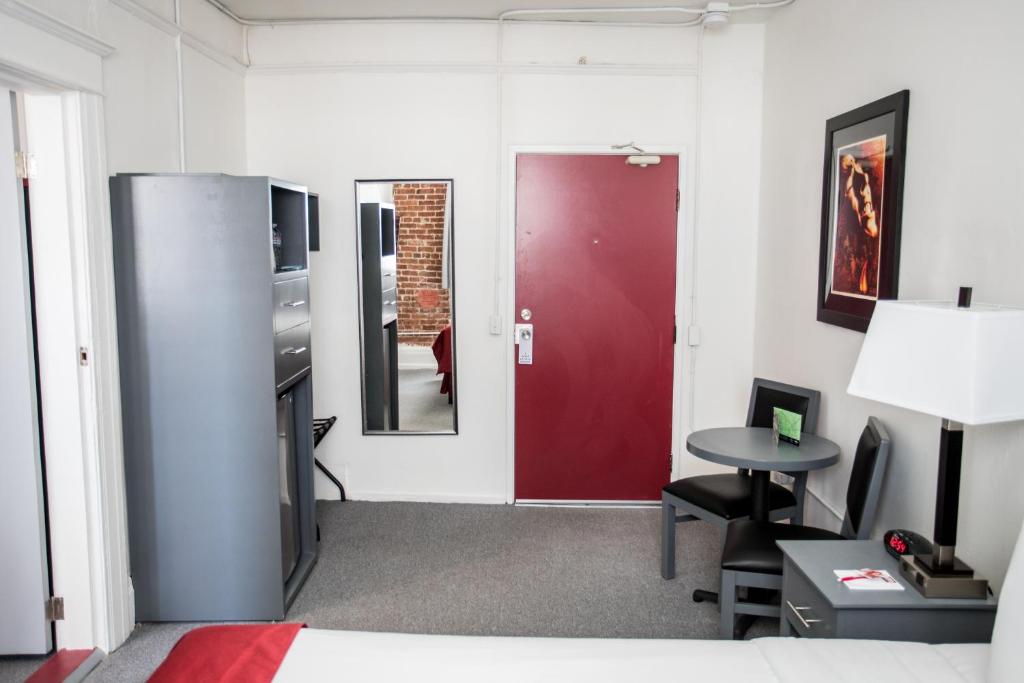 One-Bedroom Suite with Shared Bath