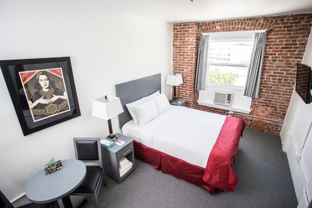 Queen Room with Shared Bathroom