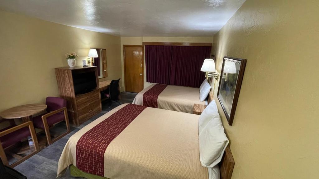 Deluxe Double or Twin Room with Mountain View