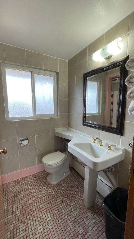 Family Room with Mountain View