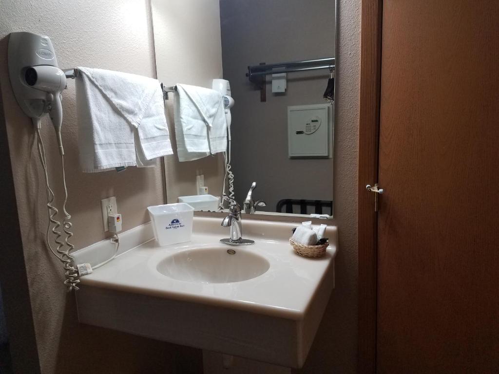 Double Room with Two Double Beds – Non-Smoking