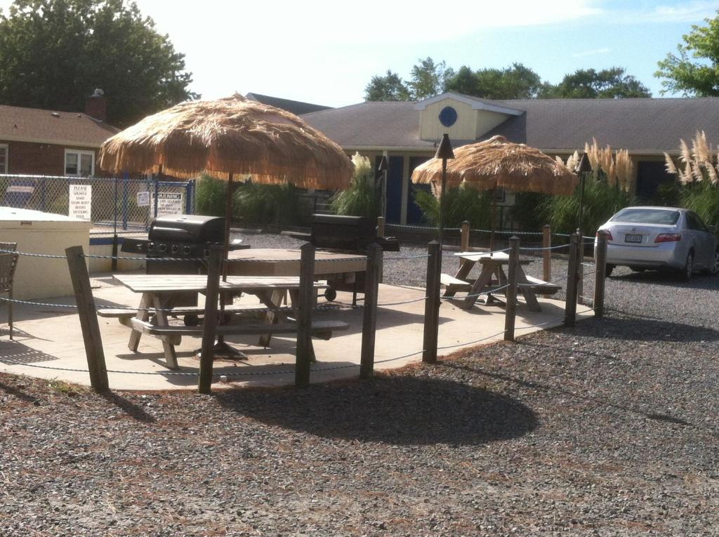 Queen Room with Two Queen Beds Non-Smoking