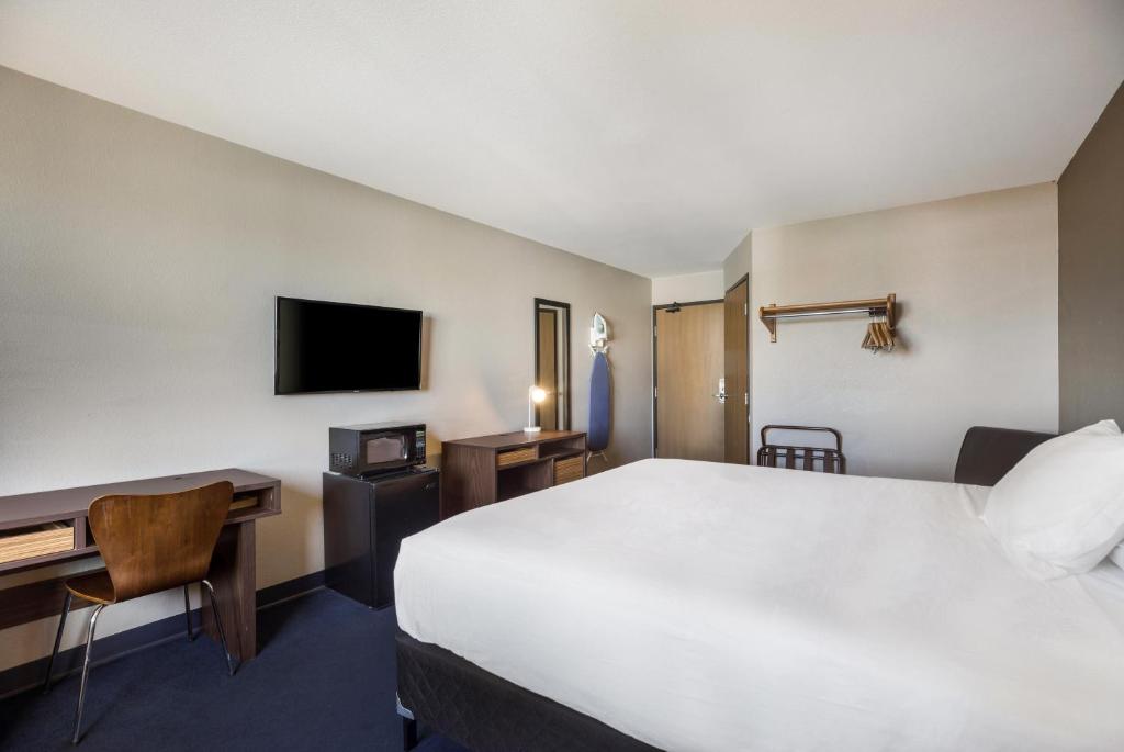 King Room – Non-Smoking