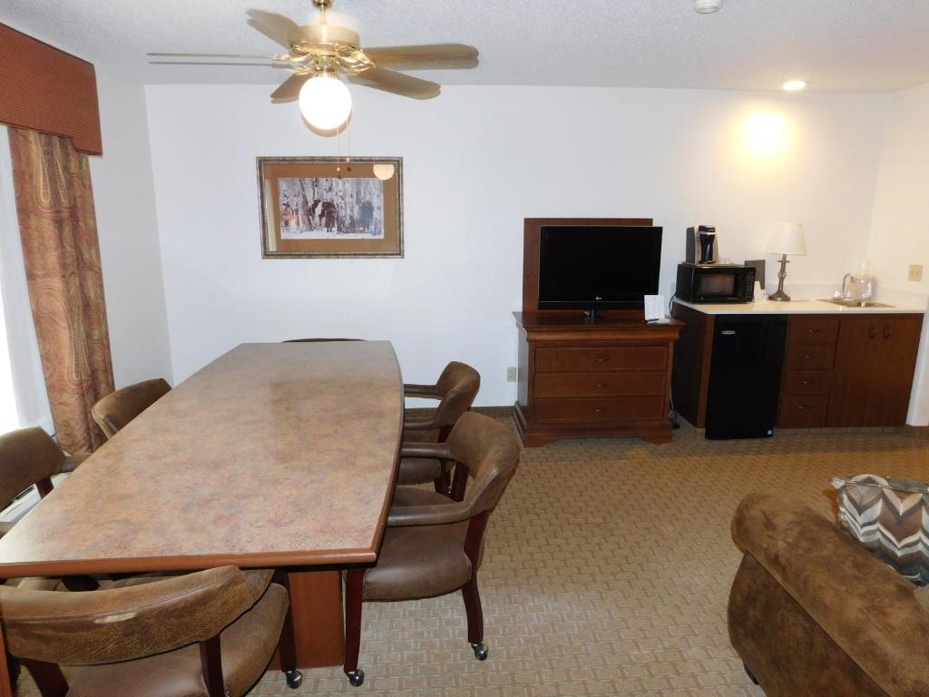 Business King Room – Non-Smoking