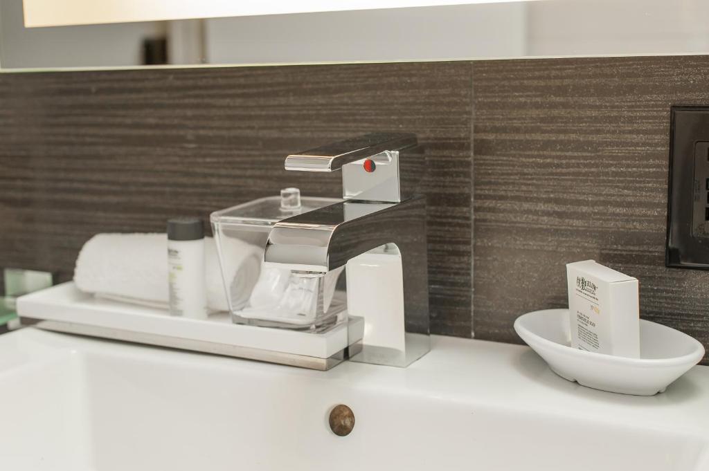 Queen Room – Disability Access