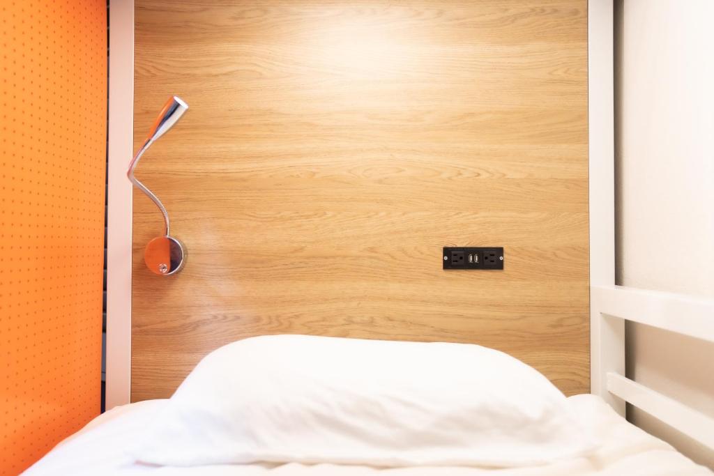 Bed in 6-Bed Female Dormitory Room – Private Bathroom