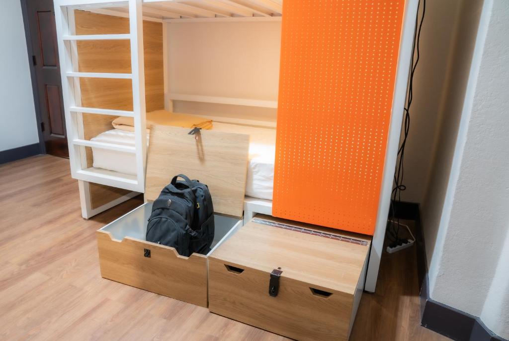 Bed in 6-Bed Mixed Dormitory Room – Private bathroom