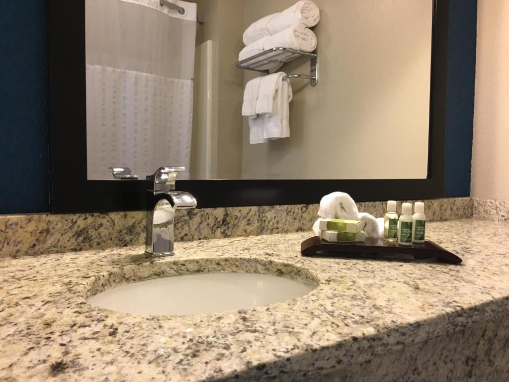 Deluxe Double Room with Balcony and Sea View