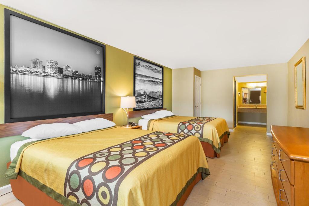 Superior Room with Two Queen Beds – Non-Smoking – Oceanfront