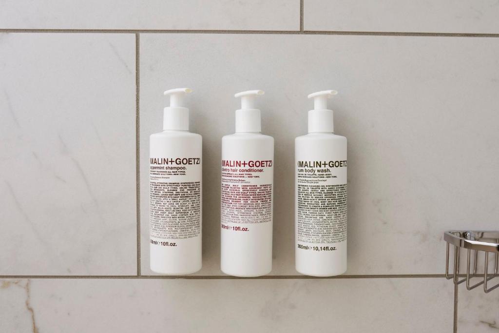 Archer King Hearing-Accessible Suite