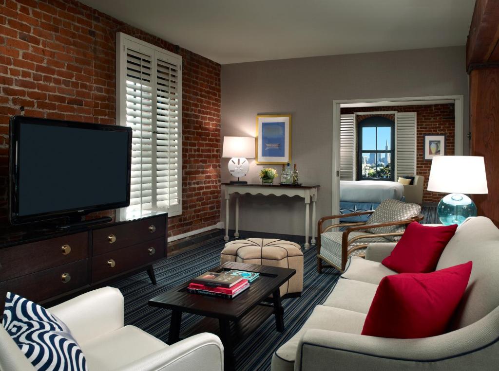 One-Bedroom Suite – King Bed