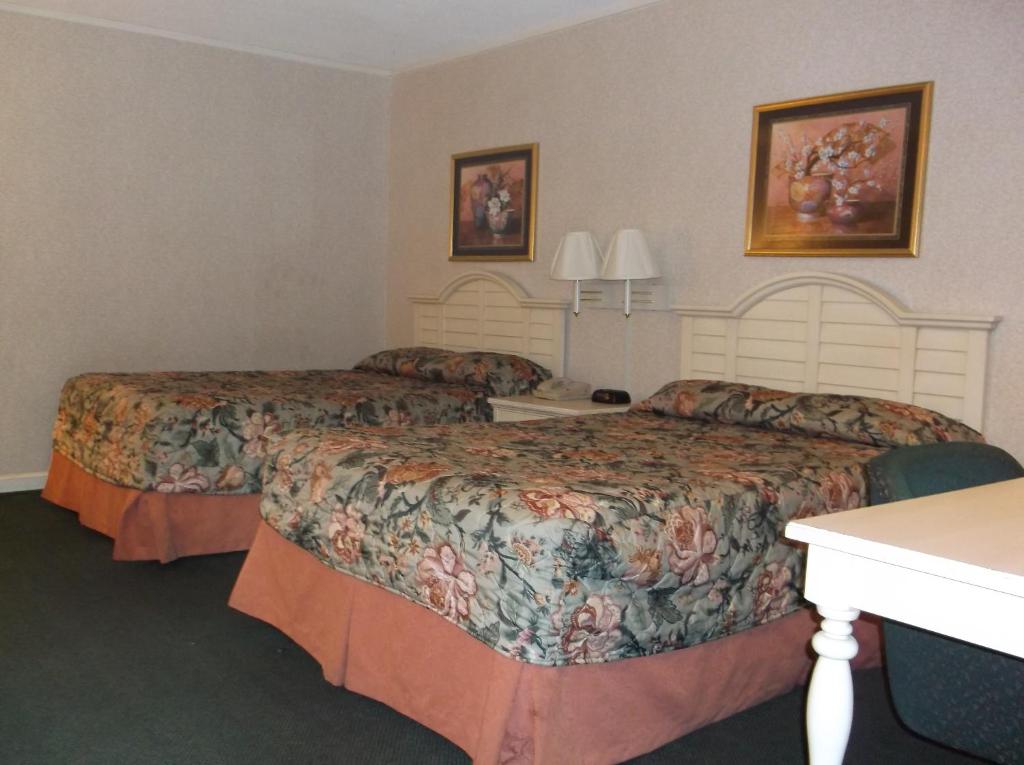 Double Room with Two Double Beds – Non-Smoking