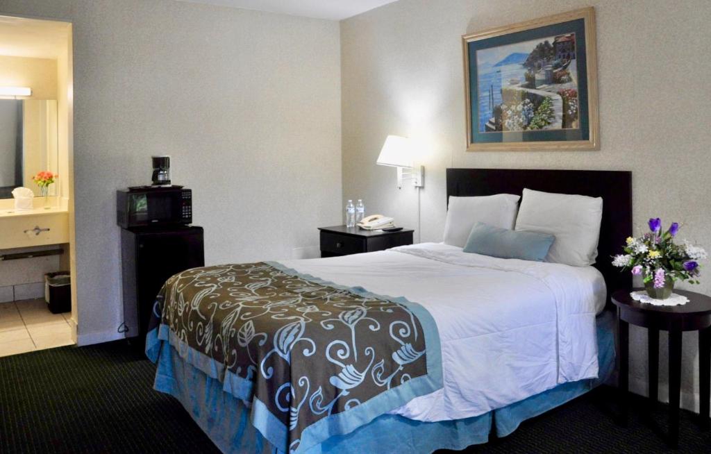 Standard Single Room – Non-Smoking