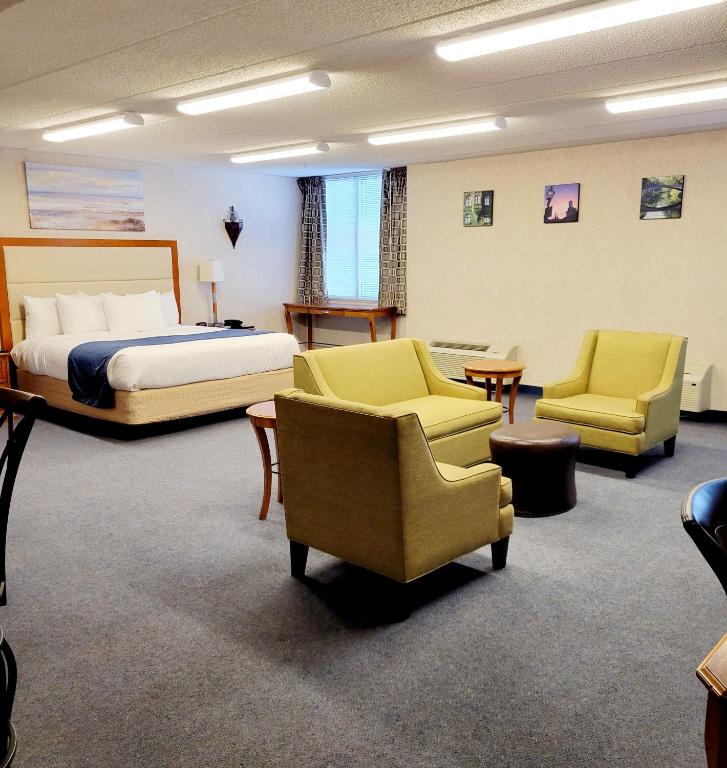 1 Room King Suite Non-Smoking