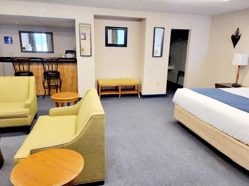 1 Room King Suite Non-Smoking