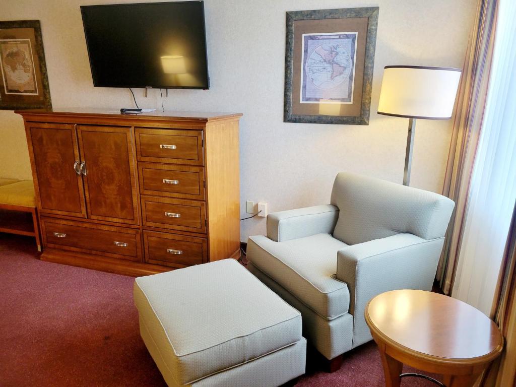 Two Room Kings Suite Non-Smoking