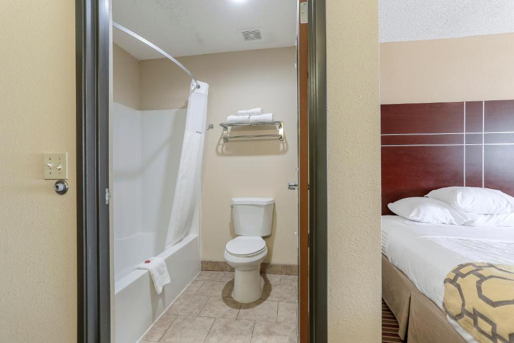 Queen Room – Non-Smoking