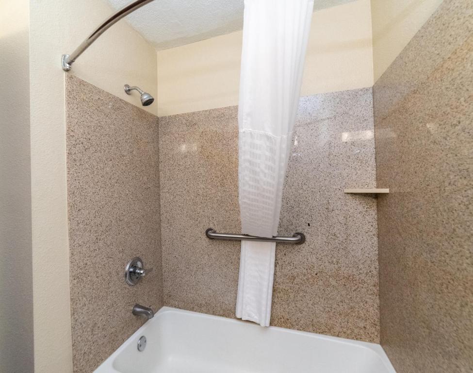 Deluxe Double Room with Two Double Beds – Non-Smoking