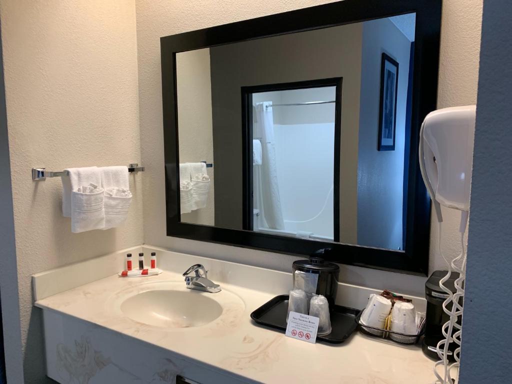 King Room – Non-Smoking