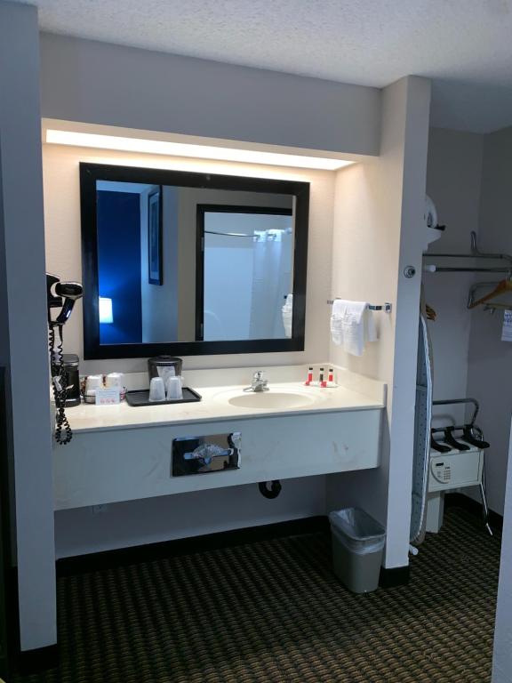 King Room – Non-Smoking