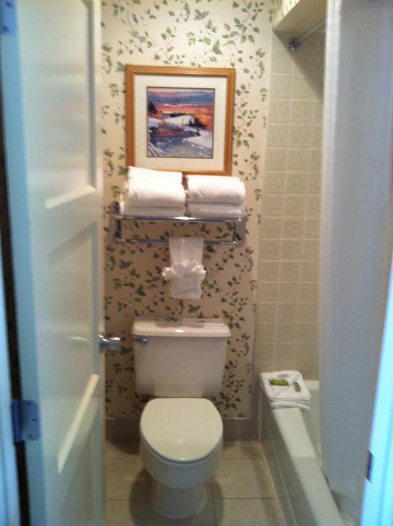 Queen Room – Non-Smoking