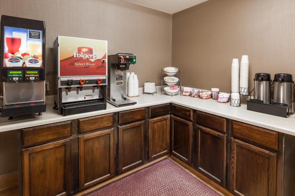 King Suite – Non-Smoking