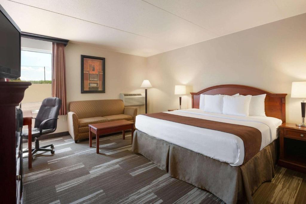 Business King Room – Non-Smoking