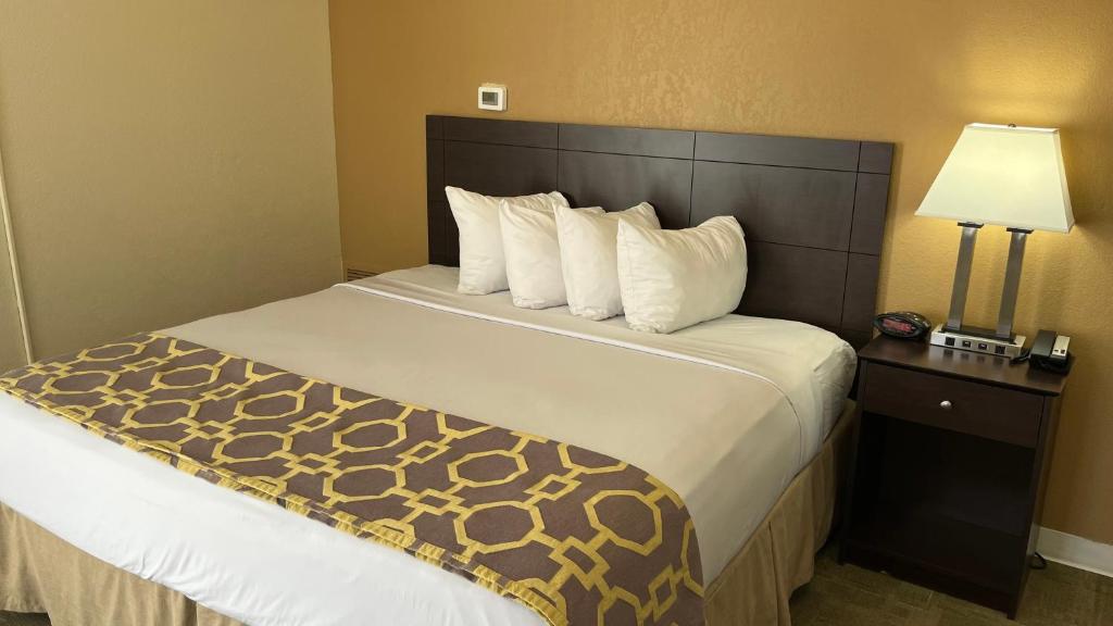 King Suite – Non-Smoking