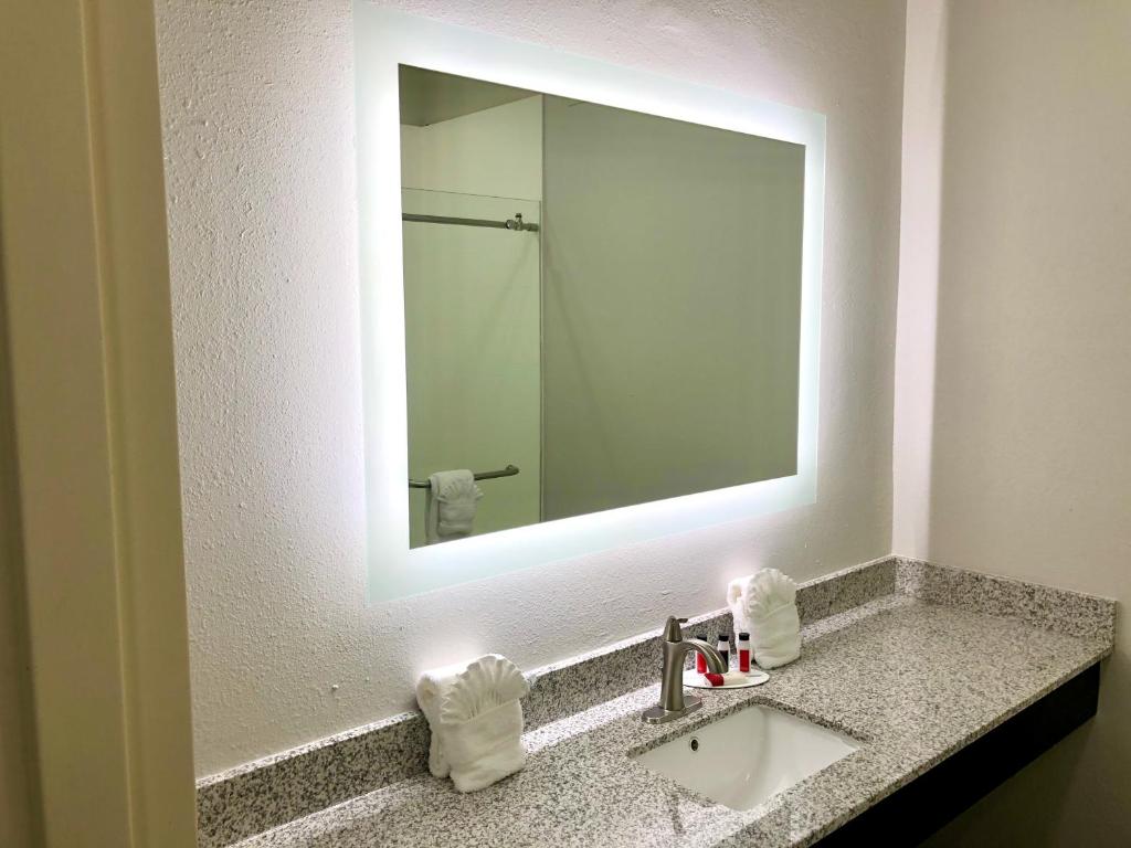 Studio Suite with Two Queen Beds – Non-Smoking