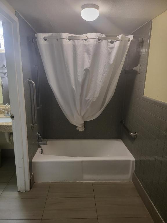 King Room – Mobility AccessNon-Smoking