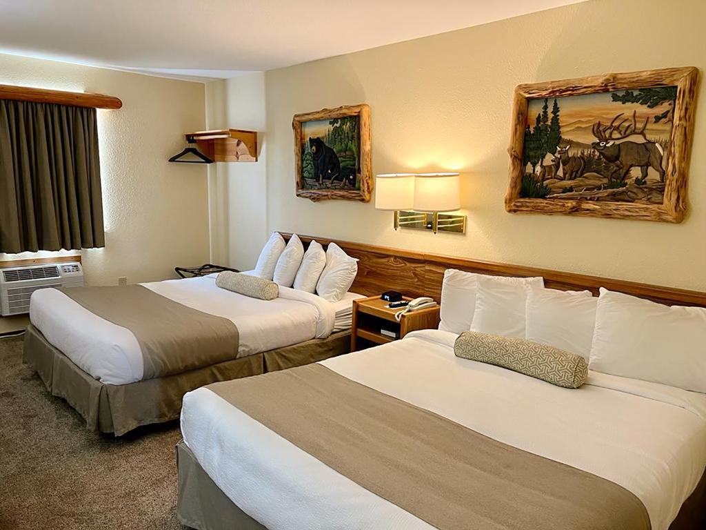 Standard Queen Room with Two Queen Beds