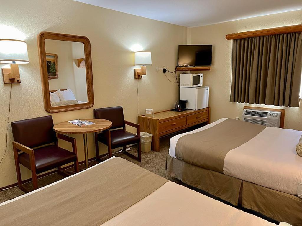 Standard Queen Room with Two Queen Beds