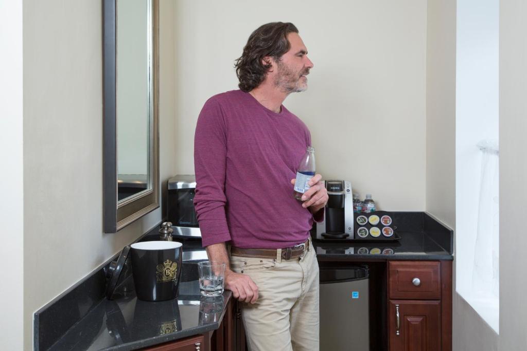 Studio Suite With Wet Bar